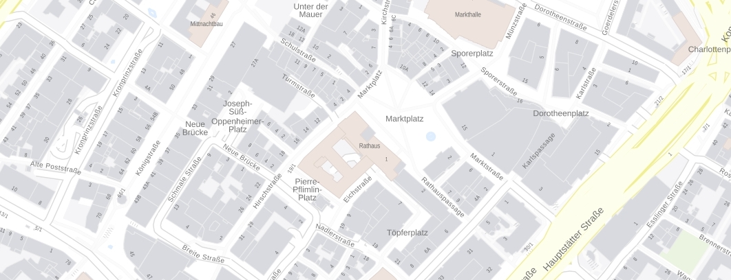 Stadtplan zeigt in der Mitte den Marktplatz und das Rathaus